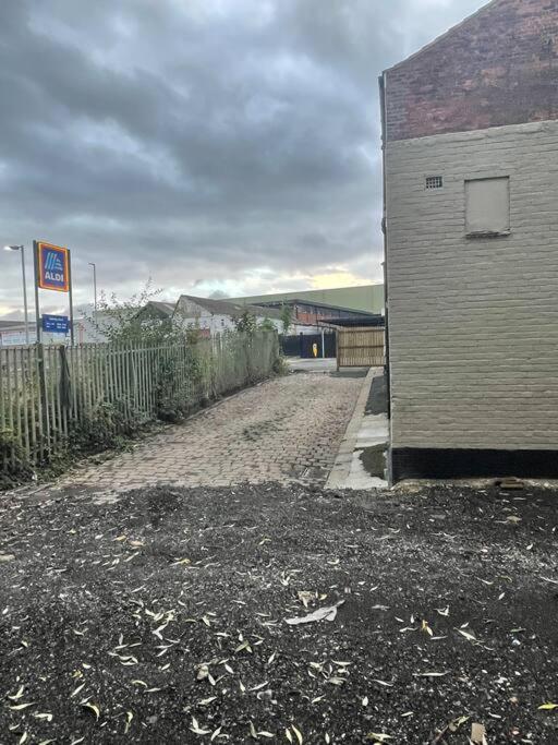 Luxury Inn Leeds  Exterior photo